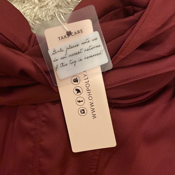 Beautiful dress. - Picture 3 of 4